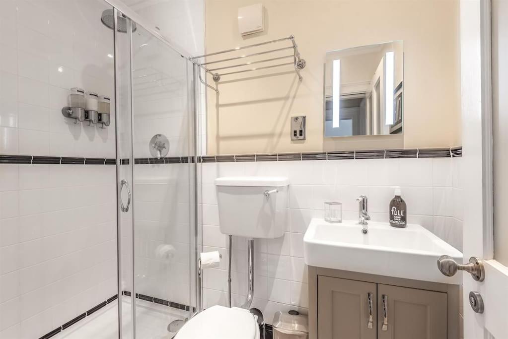 Rowntree One - Stunning Apartment- Grade II Listed York Buitenkant foto