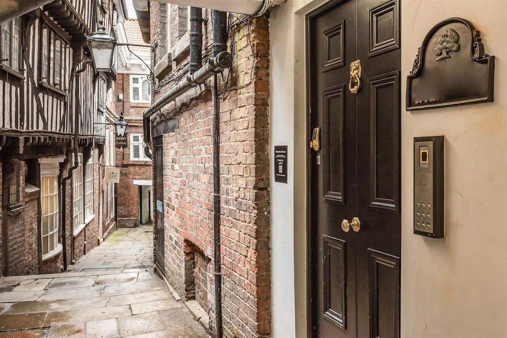 Rowntree One - Stunning Apartment- Grade II Listed York Buitenkant foto