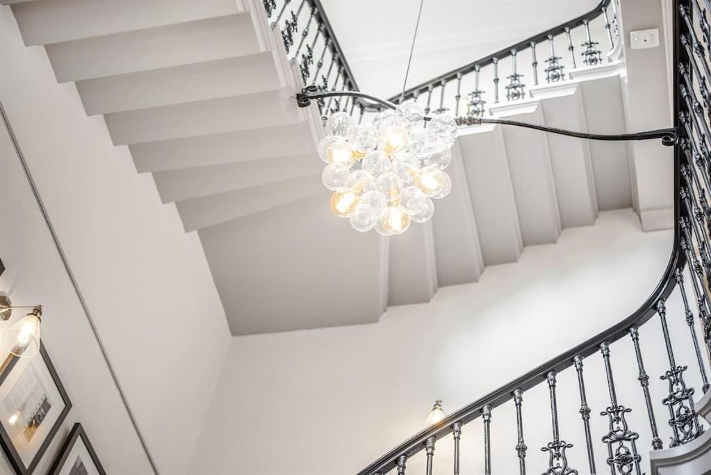 Rowntree One - Stunning Apartment- Grade II Listed York Buitenkant foto